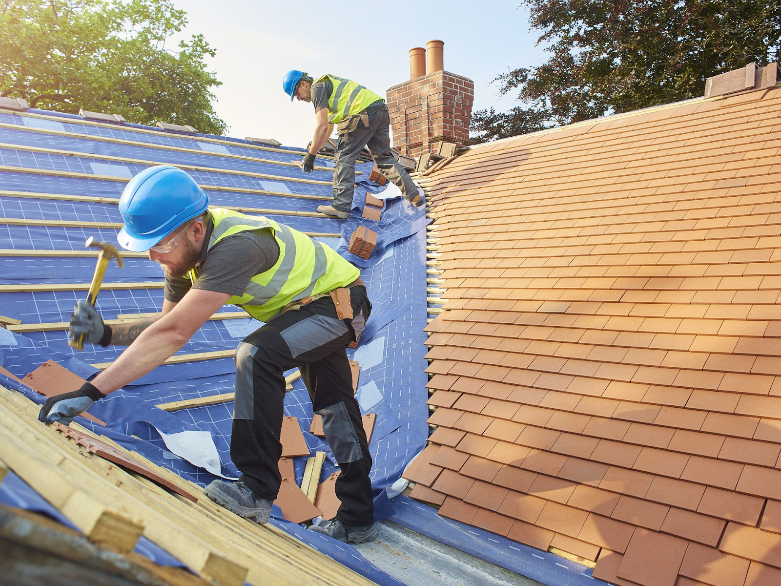CoMitted 365 Blog 6 Myths about Roofing Contractors Why DIY is a Bad Idea 1